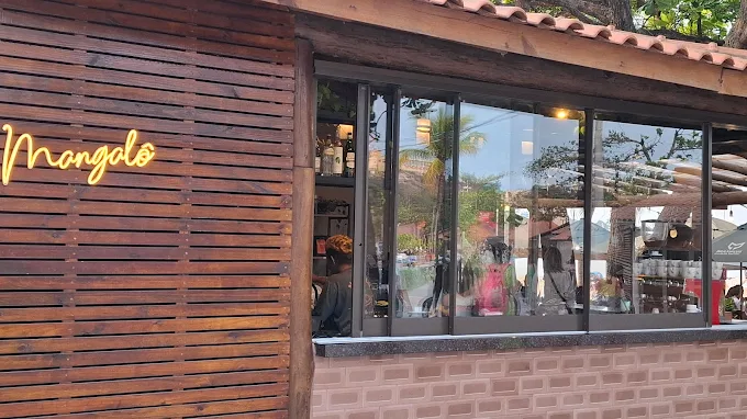 Mangalô Café Bar — Brunch, Nibs e Cacau no Coração da Enseada do Suá